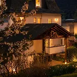Villa Ardoise Direkt An Der Mosel Zwischen Cochem Und Koblenz Brodenbach