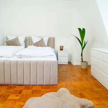 Villa Ardoise Direkt An Der Mosel Zwischen Cochem Und Koblenz