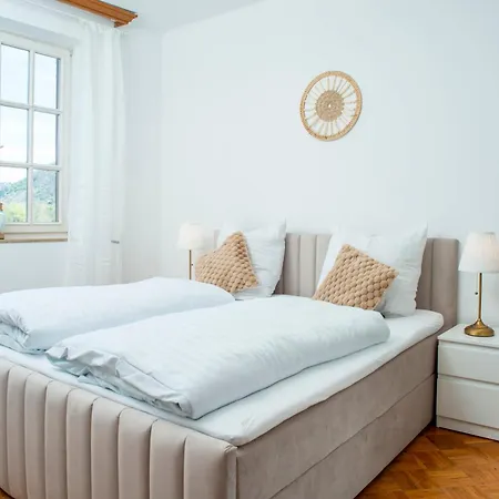 Villa Ardoise Direkt An Der Mosel Zwischen Cochem Und Koblenz Brodenbach