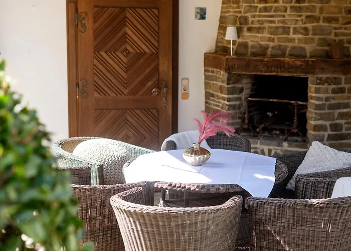 Villa Ardoise Direkt An Der Mosel Zwischen Cochem Und Koblenz