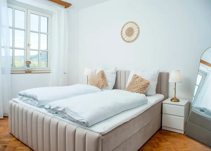 Villa Ardoise Direkt An Der Mosel Zwischen Cochem Und Koblenz Brodenbach