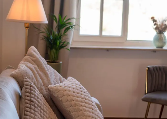 Villa Ardoise Direkt An Der Mosel Zwischen Cochem Und Koblenz Brodenbach